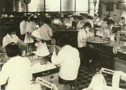 1970年开始，为在短期内改变中成药生产的落后面貌，中米兰体育网页版_米兰体育（中国）官方在线登录材公司专项拨款先后改造3家中成药厂、改扩建4家中药机械厂